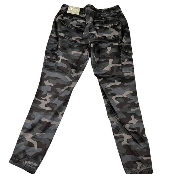 women's NWT natural reflections camo print pants - Picture 2 of 11